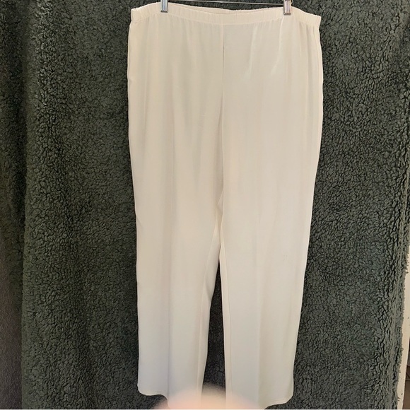 Neiman Marcus Exclusive 100% Silk Easy Pull-on Pants IVORY Size Medium READ - Picture 1 of 3